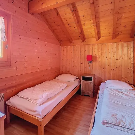 Chalet Manupa Clevie *